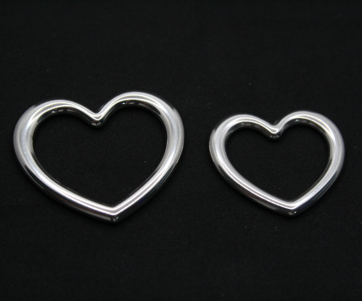 Small Heart Linking Ring